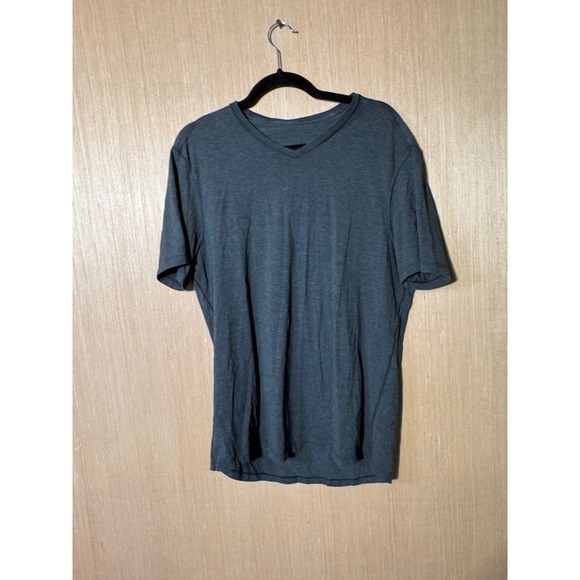 Lululemon Men's V Neck T Shirt Gray Short Sleeve Athletic Casual Top - Picture 1 of 5